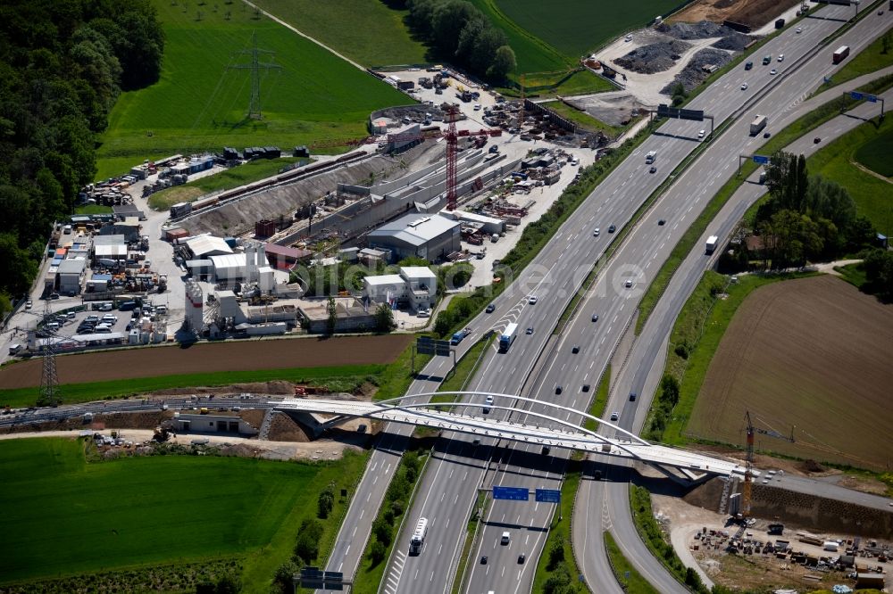 Luftbild Stuttgart - Baustelle zum Neubau der Brückenkonstruktion der Stadtbahnlinie U6 über die Autobahnstrecke der BAB A8 in Stuttgart im Bundesland Baden-Württemberg, Deutschland