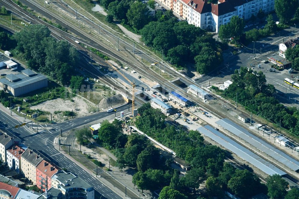 Berlin von oben - Baustelle zum Neubau der Brückenkonstruktion am Sterndamm am S- Bahnhof im Ortsteil Schöneweide in Berlin, Deutschland