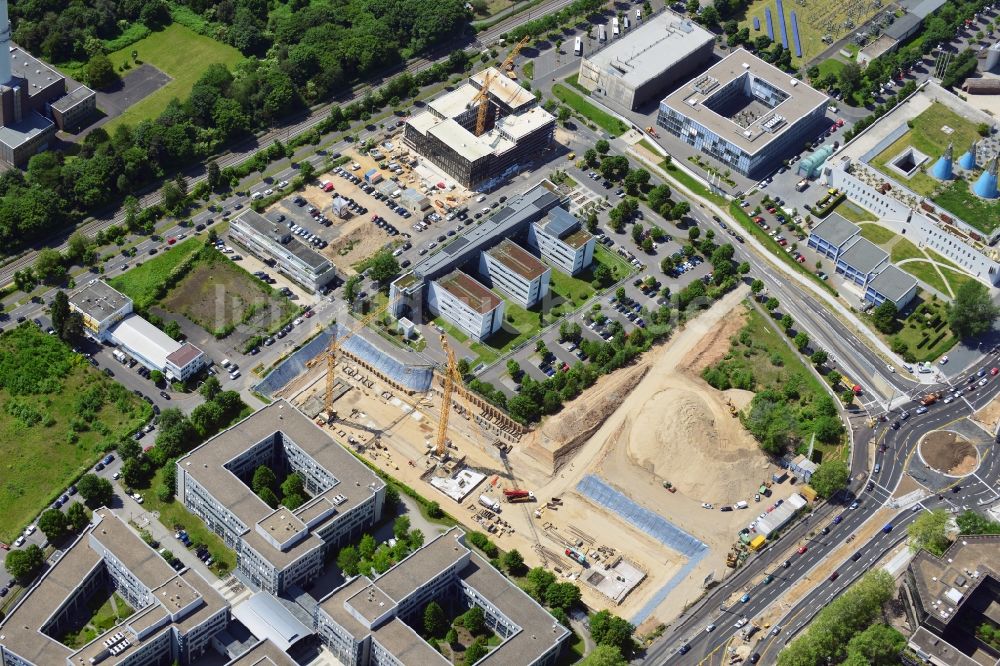 Luftbild Bonn - Baustelle zum Neubau eines Büro- und Geschäftshaus- Komplex an der Friedrich-Ebert-Allee im Bundesviertel in Bonn im Bundesland Nordrhein-Westfalen