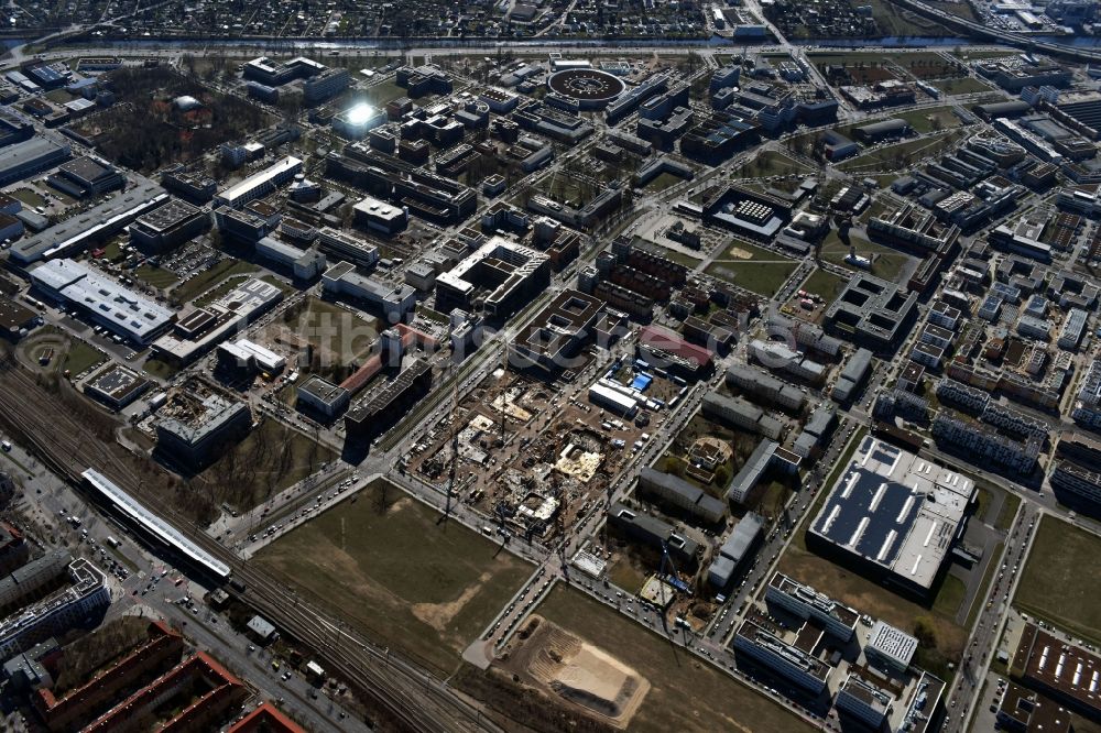 Berlin von oben - Baustelle zum Neubau eines Büro- und Geschäftshauses Allianz Campus Berlin im Ortsteil Johannisthal - Adlershof in Berlin