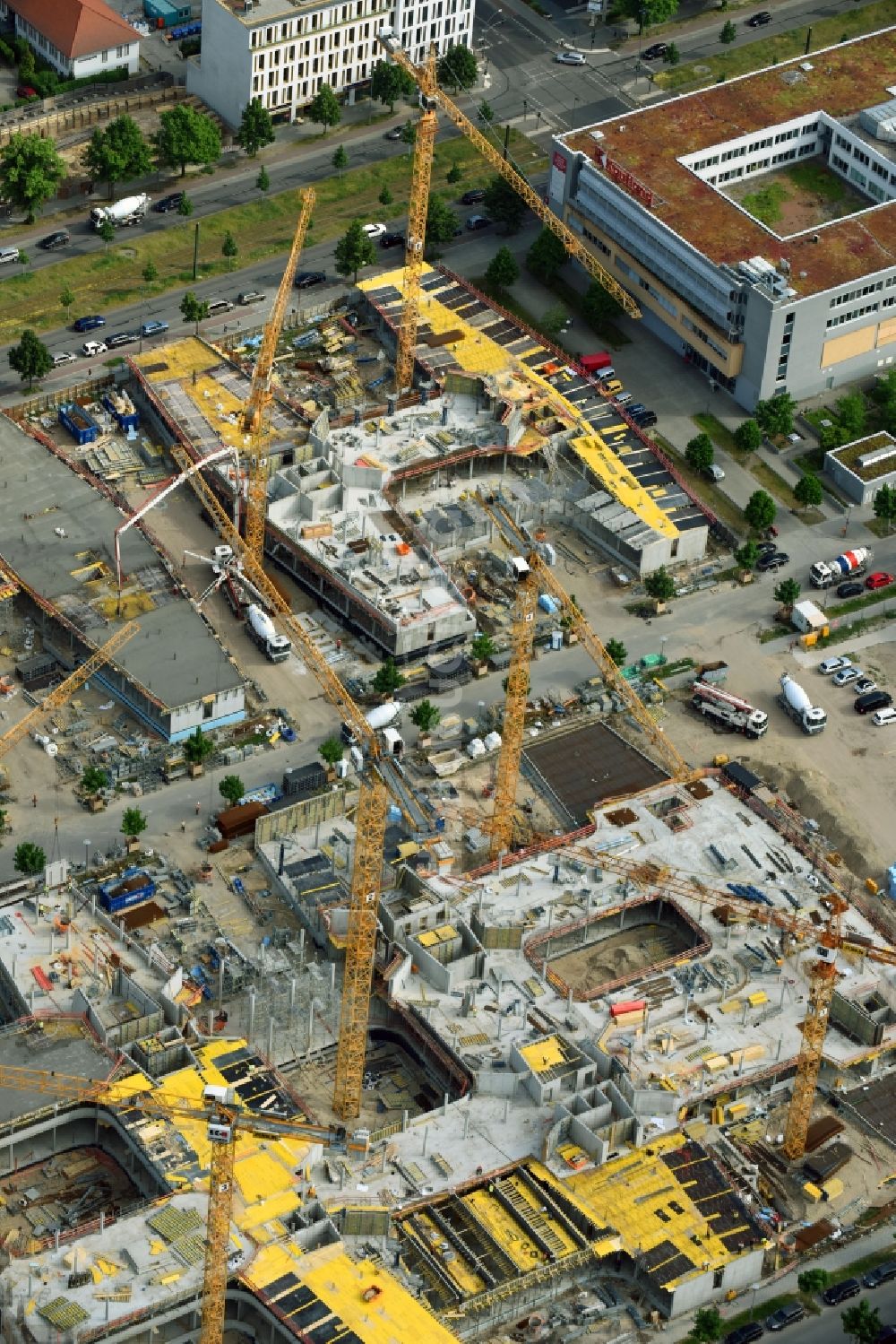 Berlin von oben - Baustelle zum Neubau eines Büro- und Geschäftshauses Allianz Campus Berlin im Ortsteil Johannisthal - Adlershof in Berlin