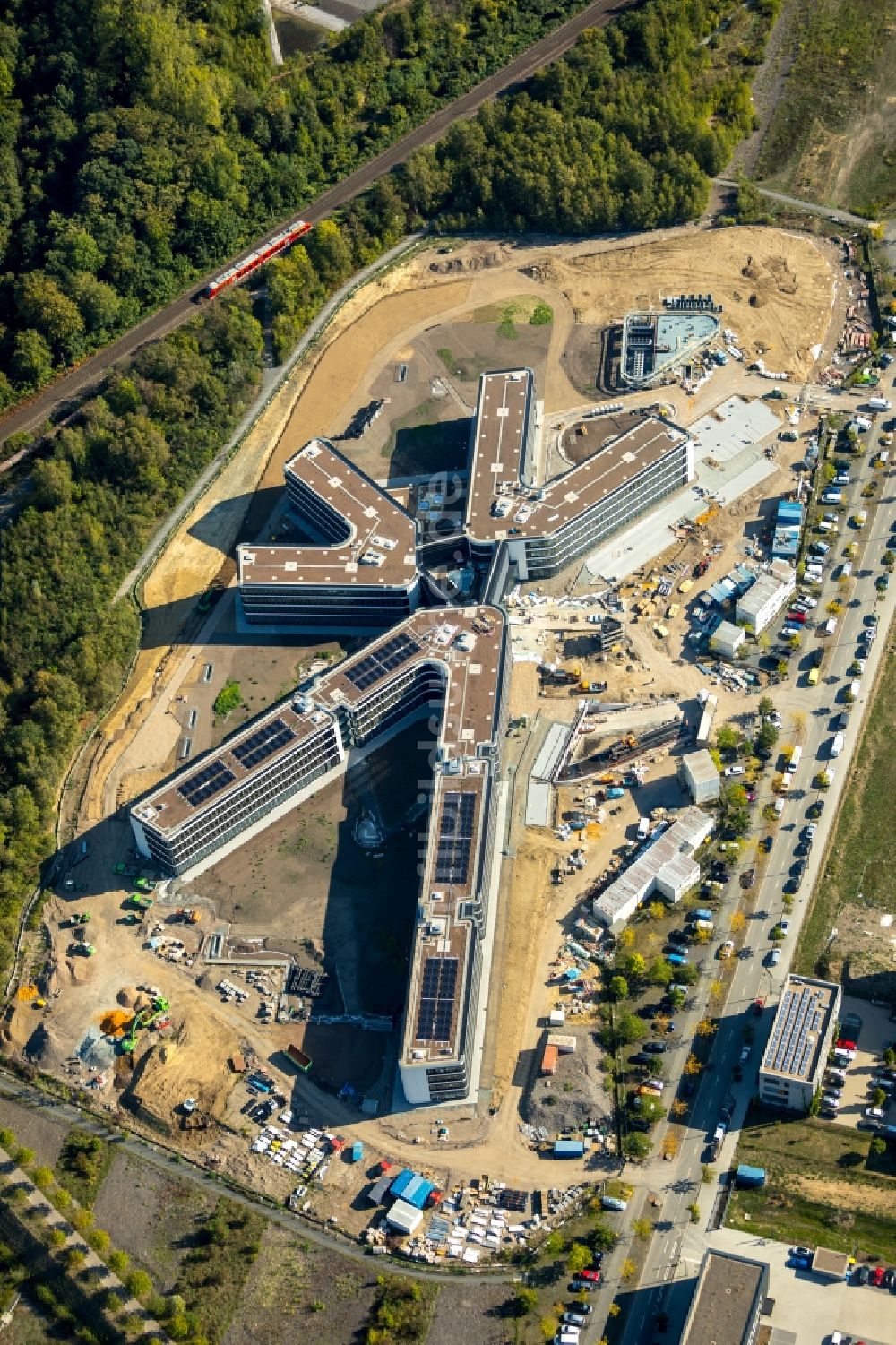 Dortmund aus der Vogelperspektive: Baustelle zum Neubau eines Büro- und Geschäftshauses der Amprion GmbH im Technologiepark Phoenix-West im Ortsteil Hörde in Dortmund im Bundesland Nordrhein-Westfalen