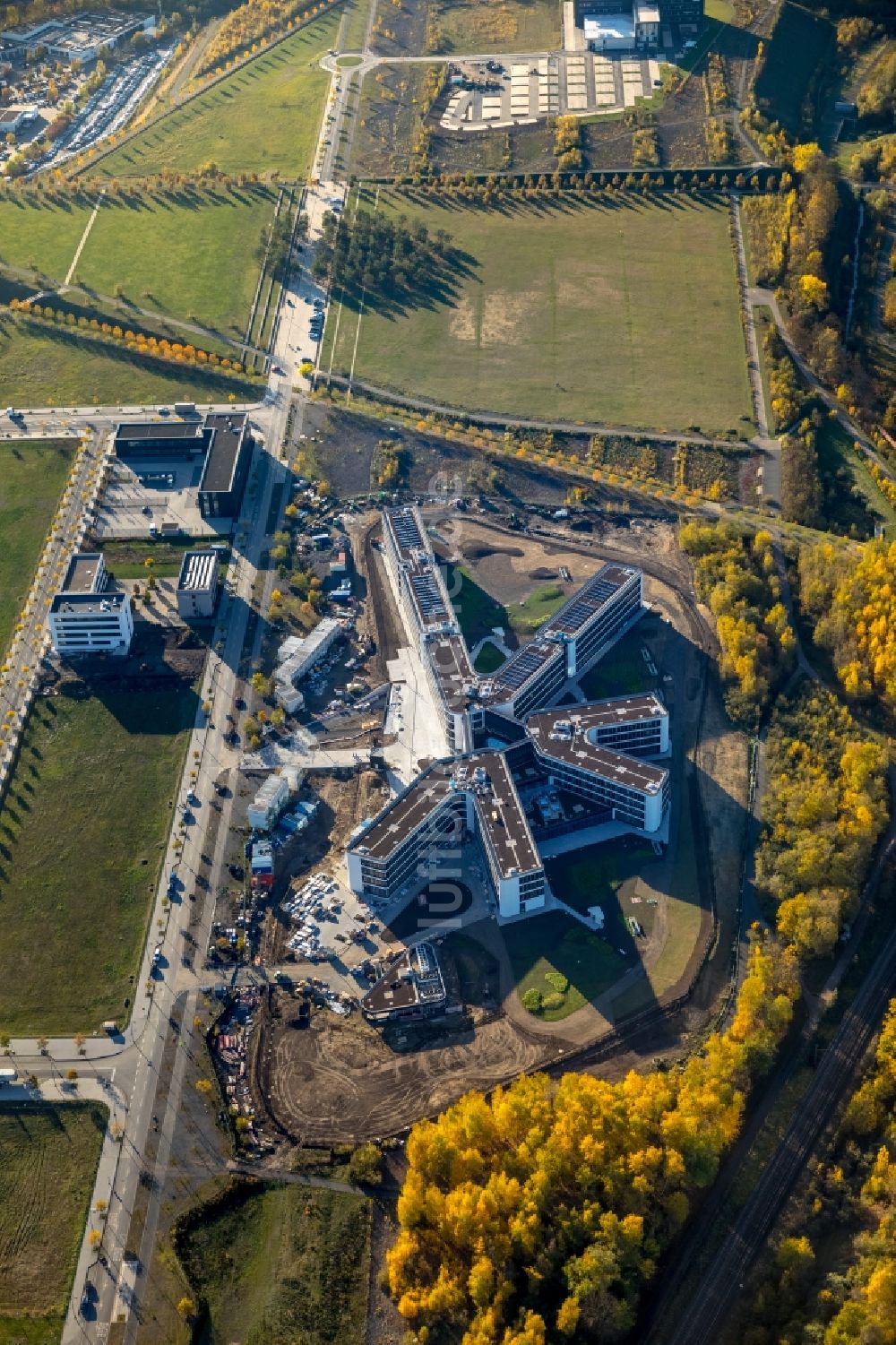 Luftbild Dortmund - Baustelle zum Neubau eines Büro- und Geschäftshauses der Amprion GmbH im Technologiepark Phoenix-West im Ortsteil Hörde in Dortmund im Bundesland Nordrhein-Westfalen