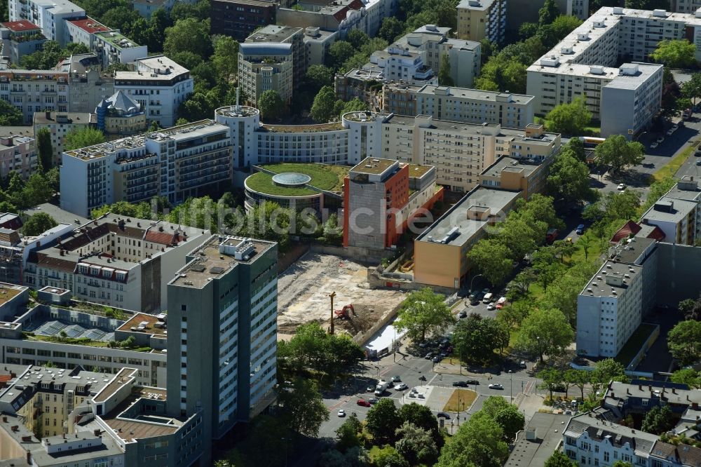 Berlin aus der Vogelperspektive: Baustelle zum Neubau eines Büro- und Geschäftshauses an der Bundesallee Ecke Nachodstraße in Berlin, Deutschland