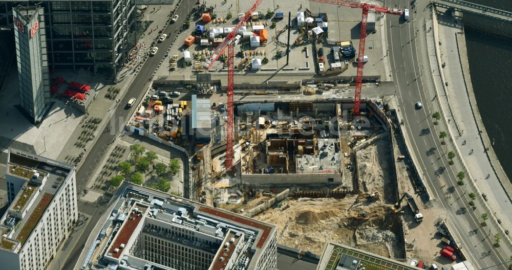 Berlin aus der Vogelperspektive: Baustelle zum Neubau eines Büro- und Geschäftshauses cube berlin in Berlin, Deutschland