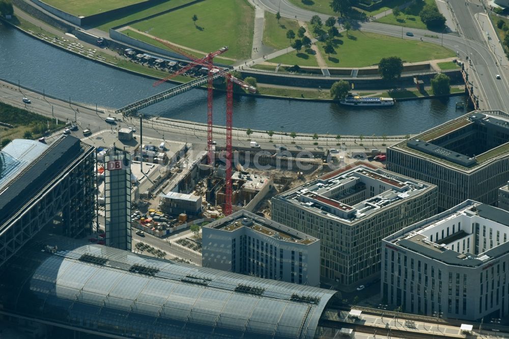 Berlin aus der Vogelperspektive: Baustelle zum Neubau eines Büro- und Geschäftshauses cube berlin in Berlin, Deutschland