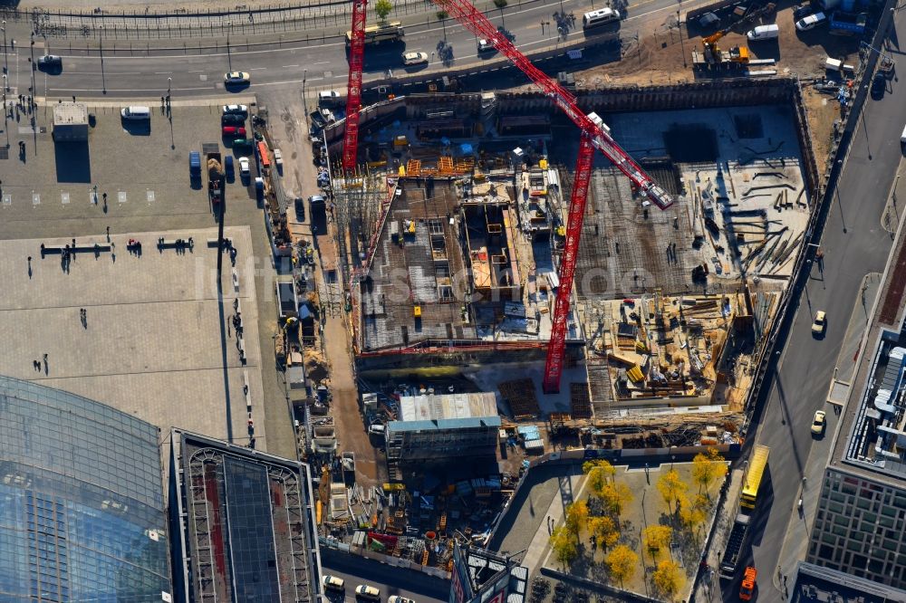 Berlin aus der Vogelperspektive: Baustelle zum Neubau eines Büro- und Geschäftshauses cube berlin in Berlin, Deutschland