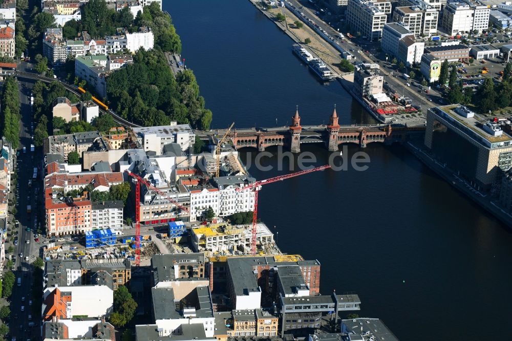 Luftbild Berlin - Baustelle zum Neubau eines Büro- und Geschäftshauses CUVRY CAMPUS an der Cuvrystraße - Schlesische Straße im Ortsteil Kreuzberg in Berlin, Deutschland