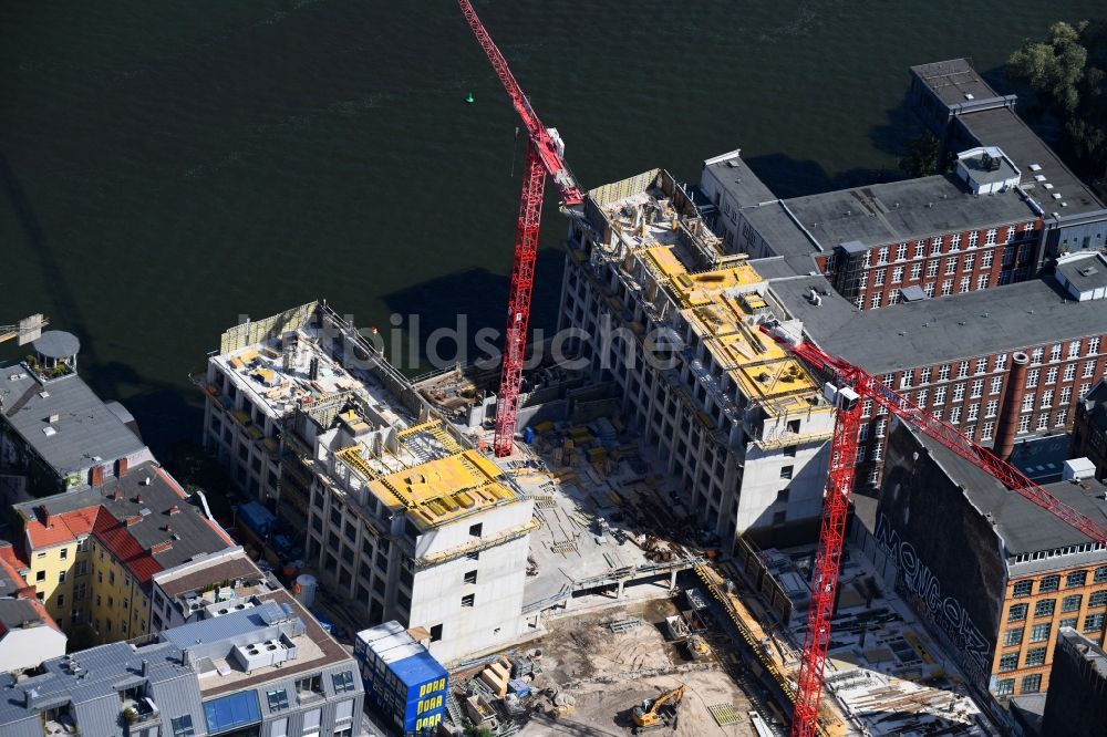 Luftaufnahme Berlin - Baustelle zum Neubau eines Büro- und Geschäftshauses CUVRY CAMPUS im Ortsteil Kreuzberg in Berlin, Deutschland