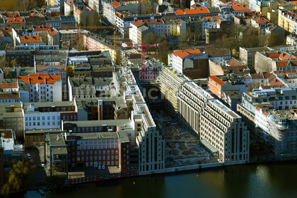 Luftbild Berlin - Baustelle zum Neubau eines Büro- und Geschäftshauses CUVRY CAMPUS im Ortsteil Kreuzberg in Berlin, Deutschland