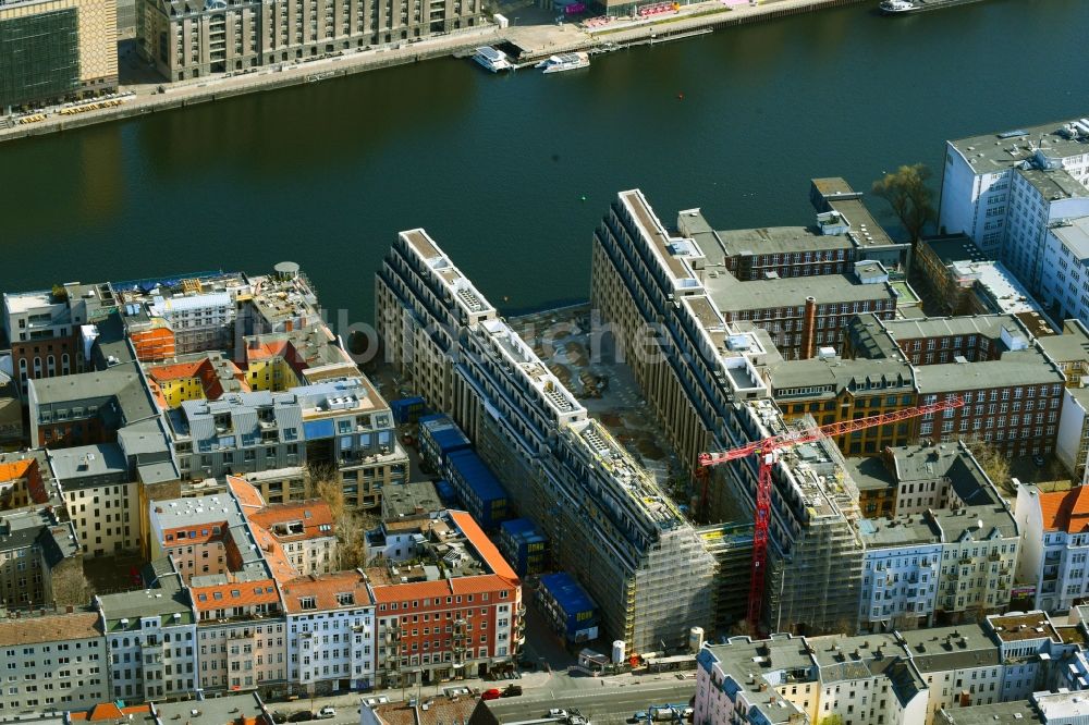 Luftaufnahme Berlin - Baustelle zum Neubau eines Büro- und Geschäftshauses CUVRY CAMPUS im Ortsteil Kreuzberg in Berlin, Deutschland