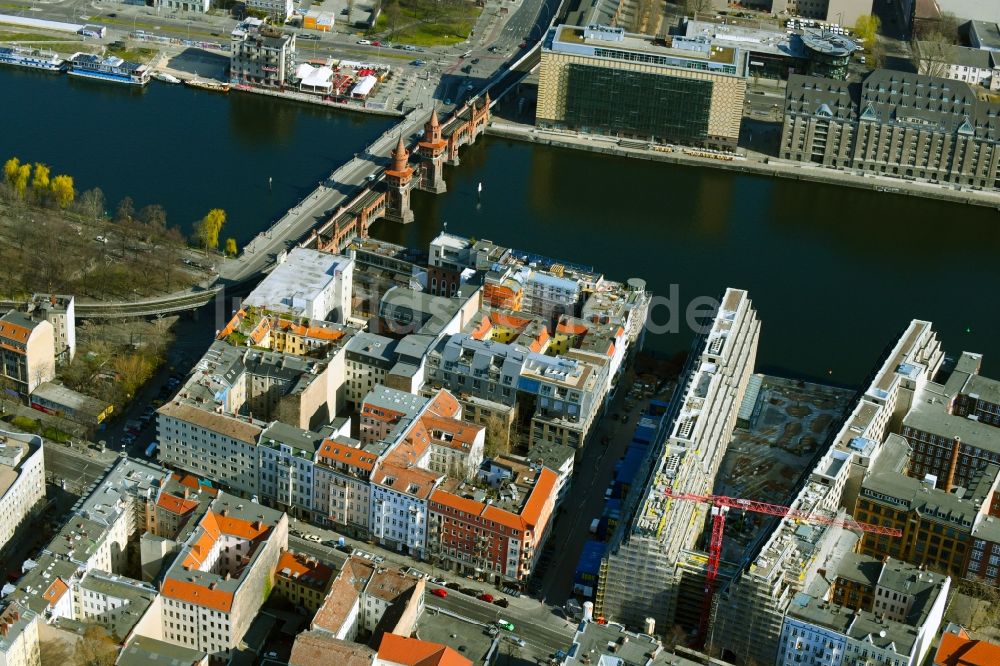 Luftbild Berlin - Baustelle zum Neubau eines Büro- und Geschäftshauses CUVRY CAMPUS im Ortsteil Kreuzberg in Berlin, Deutschland