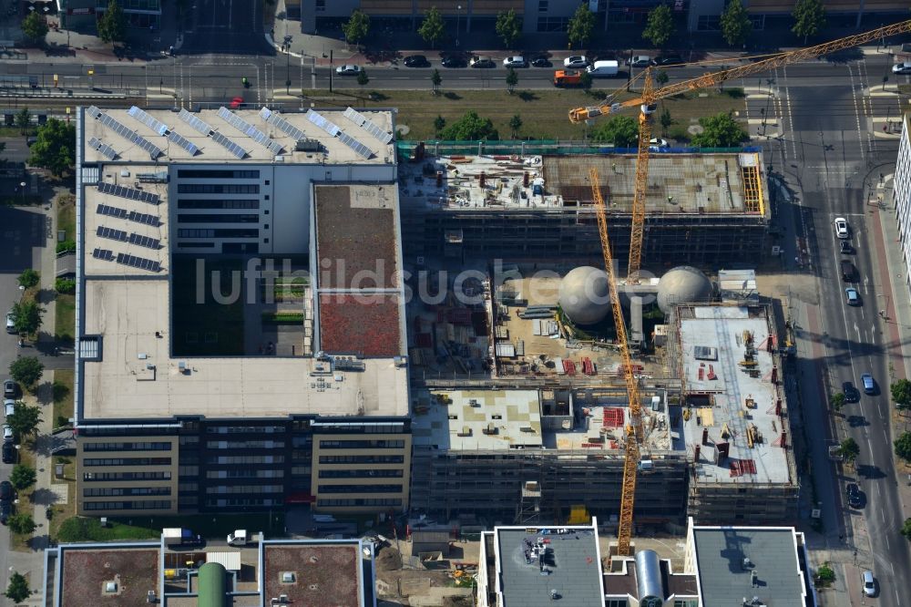 Berlin OT Adlershof von oben - Baustelle zum Neubau des Büro- und Geschäftshauses EUROPA-CENTER III an der Rudower Chaussee in Berlin - Adlershof