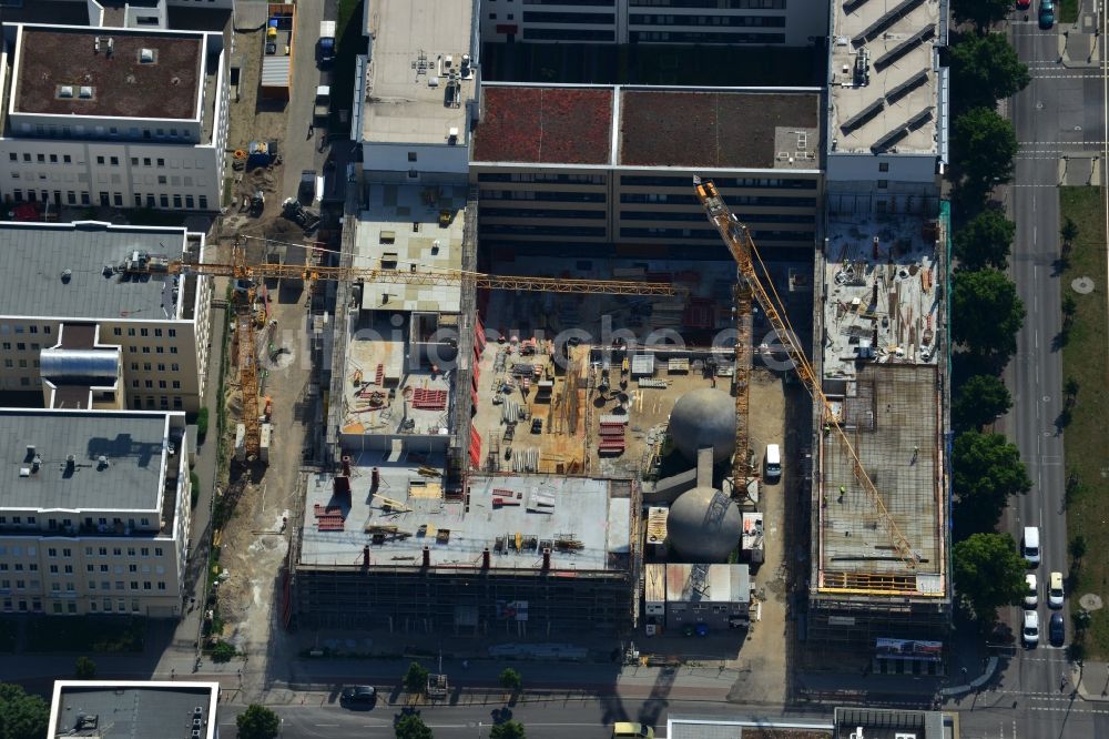 Luftbild Berlin OT Adlershof - Baustelle zum Neubau des Büro- und Geschäftshauses EUROPA-CENTER III an der Rudower Chaussee in Berlin - Adlershof