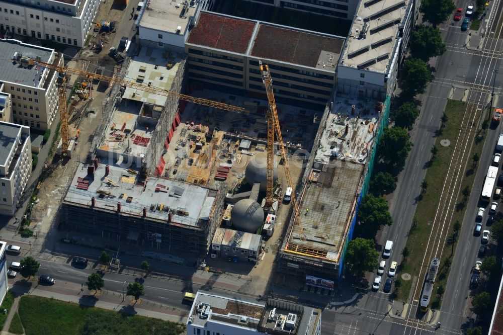 Luftaufnahme Berlin OT Adlershof - Baustelle zum Neubau des Büro- und Geschäftshauses EUROPA-CENTER III an der Rudower Chaussee in Berlin - Adlershof