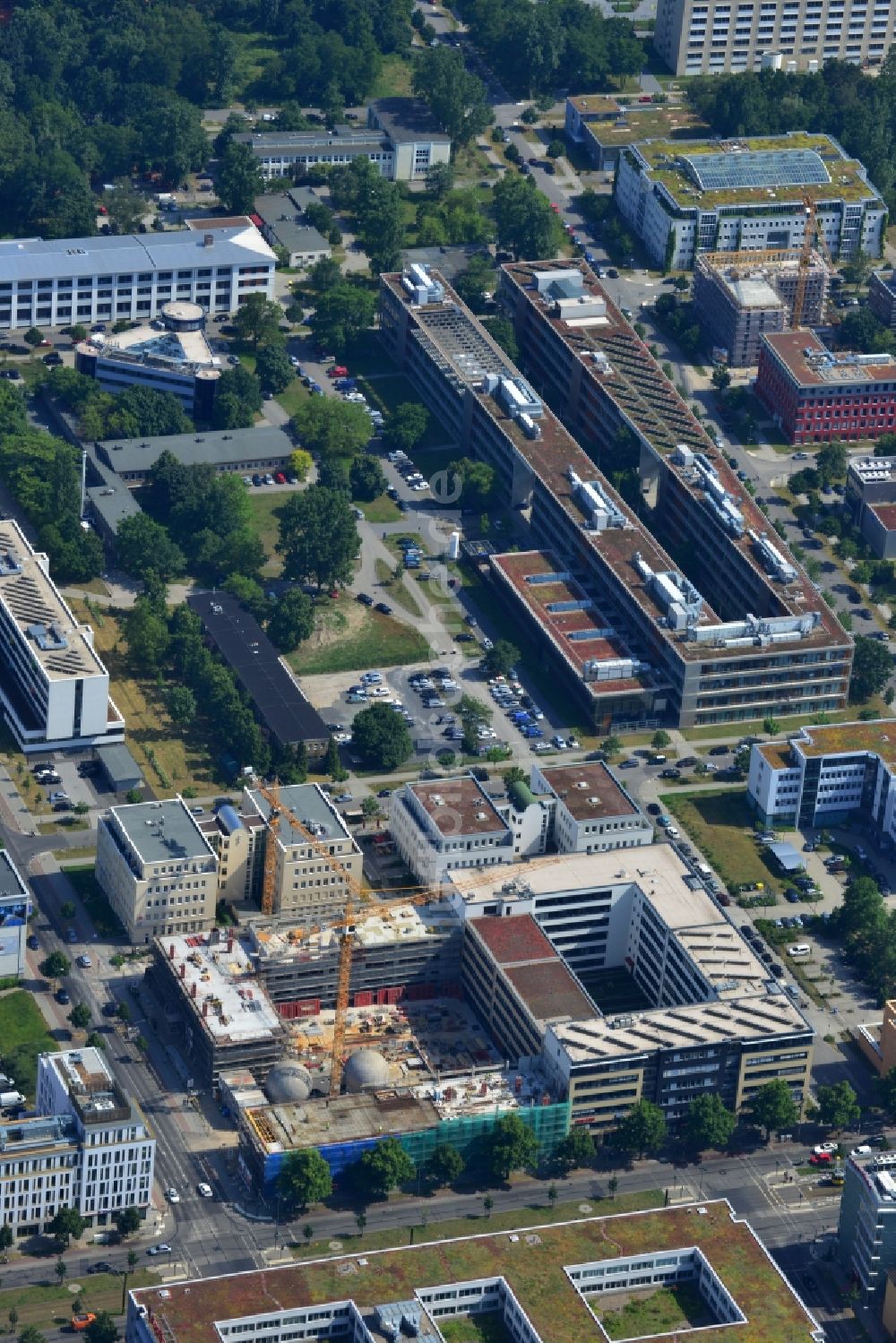 Berlin OT Adlershof von oben - Baustelle zum Neubau des Büro- und Geschäftshauses EUROPA-CENTER III an der Rudower Chaussee in Berlin - Adlershof