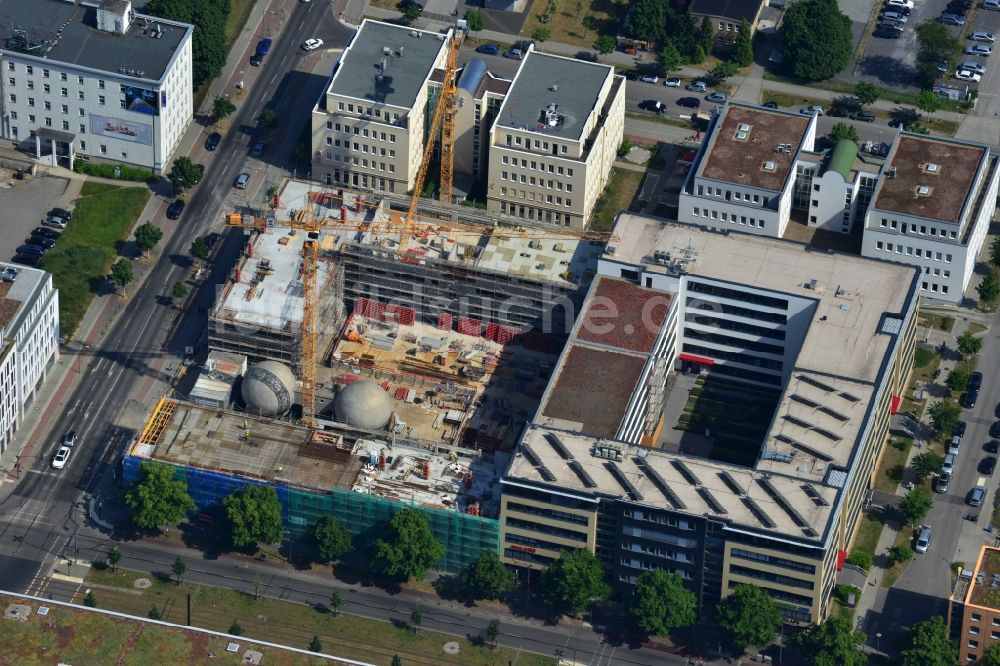 Berlin OT Adlershof aus der Vogelperspektive: Baustelle zum Neubau des Büro- und Geschäftshauses EUROPA-CENTER III an der Rudower Chaussee in Berlin - Adlershof