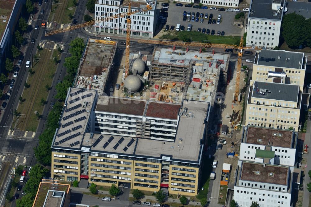 Berlin OT Adlershof von oben - Baustelle zum Neubau des Büro- und Geschäftshauses EUROPA-CENTER III an der Rudower Chaussee in Berlin - Adlershof