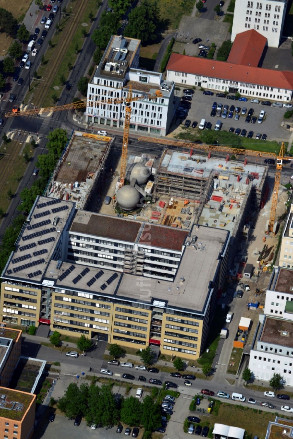 Berlin OT Adlershof von oben - Baustelle zum Neubau des Büro- und Geschäftshauses EUROPA-CENTER III an der Rudower Chaussee in Berlin - Adlershof