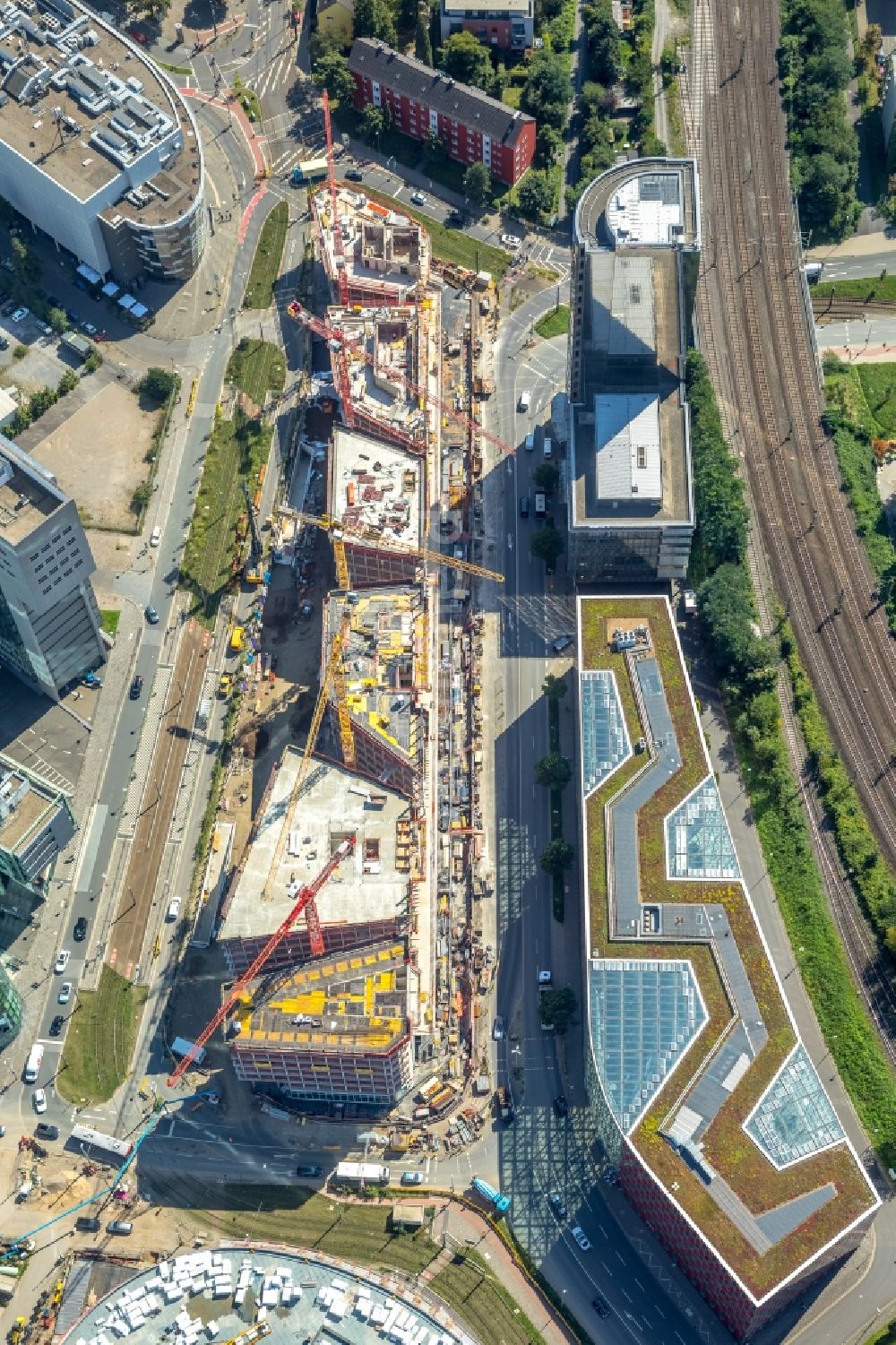 Luftbild Düsseldorf - Baustelle zum Neubau eines Büro- und Geschäftshauses FLOAT zwischen Franzsiusstraße und Holzstraße in Düsseldorf im Bundesland Nordrhein-Westfalen, Deutschland