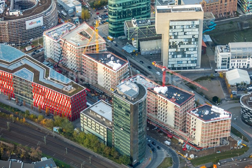 Luftbild Düsseldorf - Baustelle zum Neubau eines Büro- und Geschäftshauses FLOAT zwischen Franzsiusstraße und Holzstraße in Düsseldorf im Bundesland Nordrhein-Westfalen, Deutschland