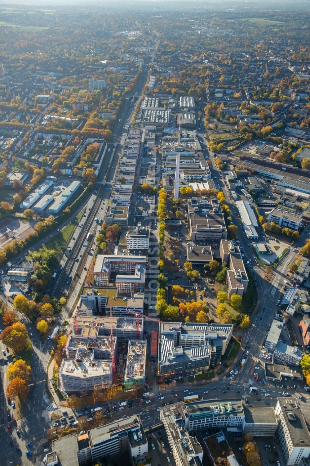 Essen von oben - Baustelle zum Neubau eines Büro- und Geschäftshauses Friedrichstraße - Holsterhauser Straße in Essen im Bundesland Nordrhein-Westfalen