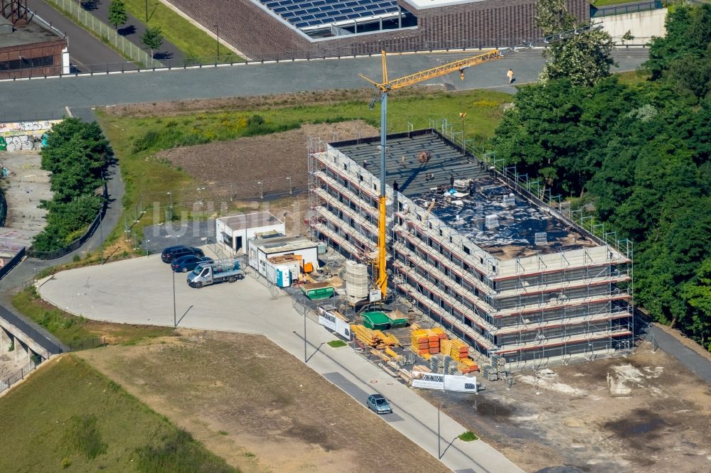 Luftbild Bochum - Baustelle zum Neubau eines Büro- und Geschäftshauses auf dem Gelände des Westparks in Bochum im Bundesland Nordrhein-Westfalen