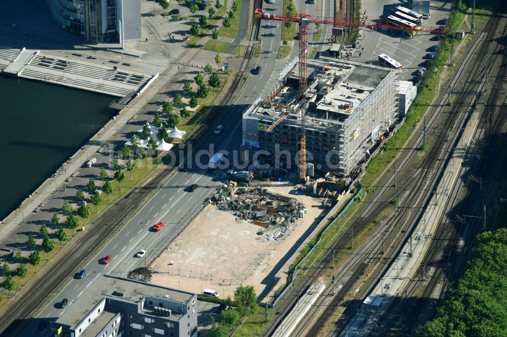 Luftaufnahme Kiel - Baustelle zum Neubau eines Büro- und Geschäftshauses an der Kaistraße in Kiel im Bundesland Schleswig-Holstein, Deutschland