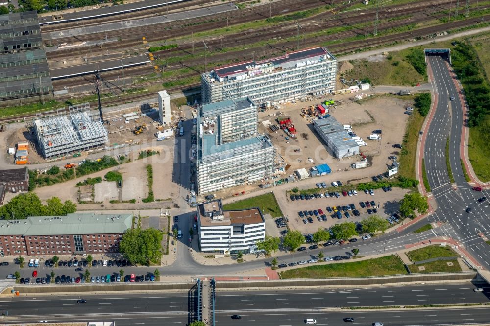 Luftbild Duisburg - Baustelle zum Neubau eines Büro- und Geschäftshauses Koloniestraße - Wuhanstraße in Duisburg im Bundesland Nordrhein-Westfalen - NRW, Deutschland