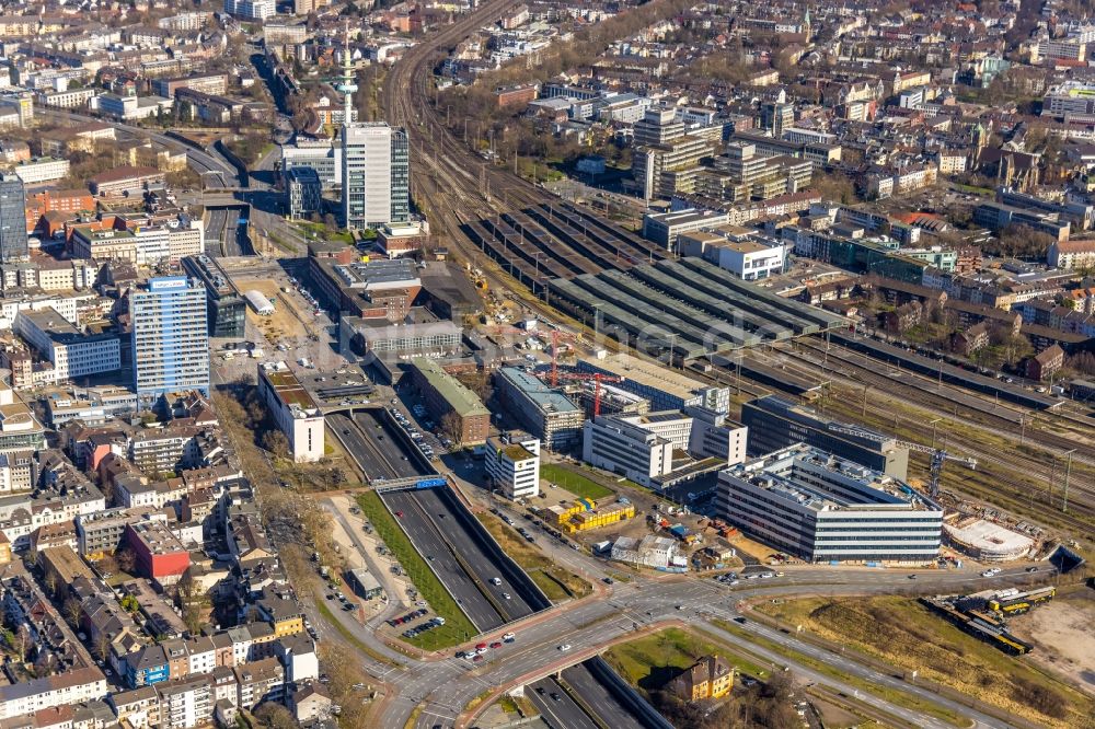 Luftaufnahme Duisburg - Baustelle zum Neubau eines Büro- und Geschäftshauses Koloniestraße - Wuhanstraße in Duisburg im Bundesland Nordrhein-Westfalen - NRW, Deutschland