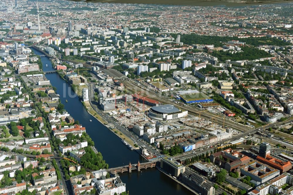 Berlin von oben - Baustelle zum Neubau eines Büro- und Geschäftshauses M_EINS der OVG Real Estate und LBBW Immobilien an der Mühlenstraße im Ortsteil Bezirk Friedrichshain-Kreuzberg in Berlin, Deutschland