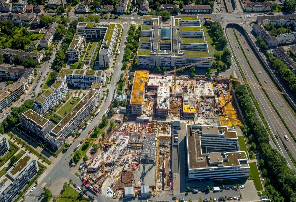 Essen von oben - Baustelle zum Neubau eines Büro- und Geschäftshauses an der Messeallee in Essen im Bundesland Nordrhein-Westfalen