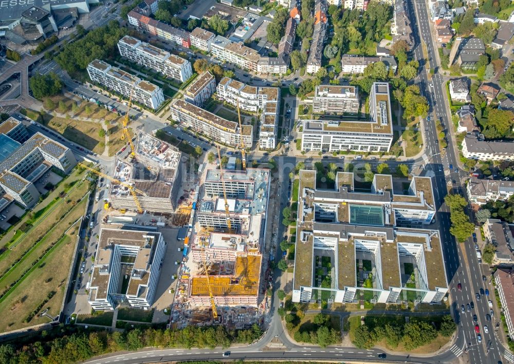 Essen aus der Vogelperspektive: Baustelle zum Neubau eines Büro- und Geschäftshauses Messeallee - Luxemburger Straße - Straßburger Straße in Essen im Bundesland Nordrhein-Westfalen