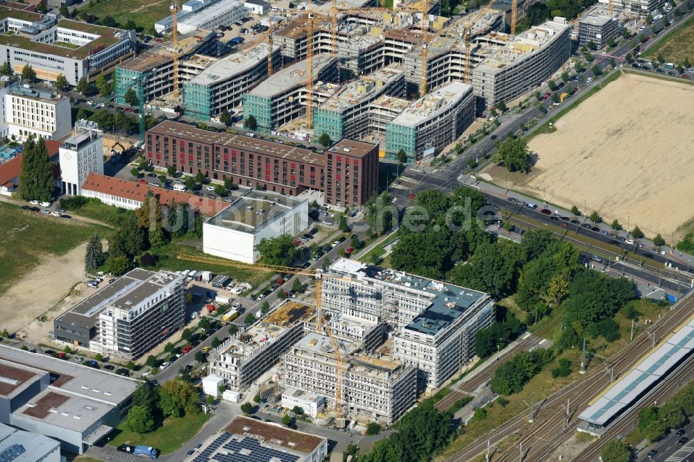 Berlin von oben - Baustelle zum Neubau eines Büro- und Geschäftshauses NUBIS an der Franz-Ehrlich-Straße Ecke Ernst-Augustin-Straße im Ortsteil Bezirk Treptow-Köpenick in Berlin