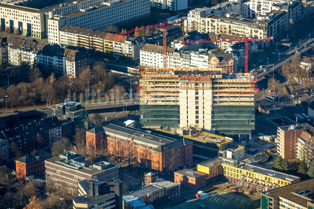 Düsseldorf von oben - Baustelle zum Neubau eines Büro- und Geschäftshauses im Ortsteil Stadtbezirk 1 in Düsseldorf im Bundesland Nordrhein-Westfalen