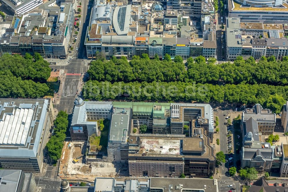 Luftbild Düsseldorf - Baustelle zum Neubau eines Büro- und Geschäftshauses KÖ-QUARTIER an der Königsallee - Breite Straße in Düsseldorf im Bundesland Nordrhein-Westfalen, Deutschland