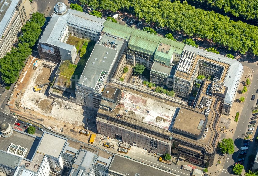 Düsseldorf von oben - Baustelle zum Neubau eines Büro- und Geschäftshauses KÖ-QUARTIER an der Königsallee - Breite Straße in Düsseldorf im Bundesland Nordrhein-Westfalen, Deutschland