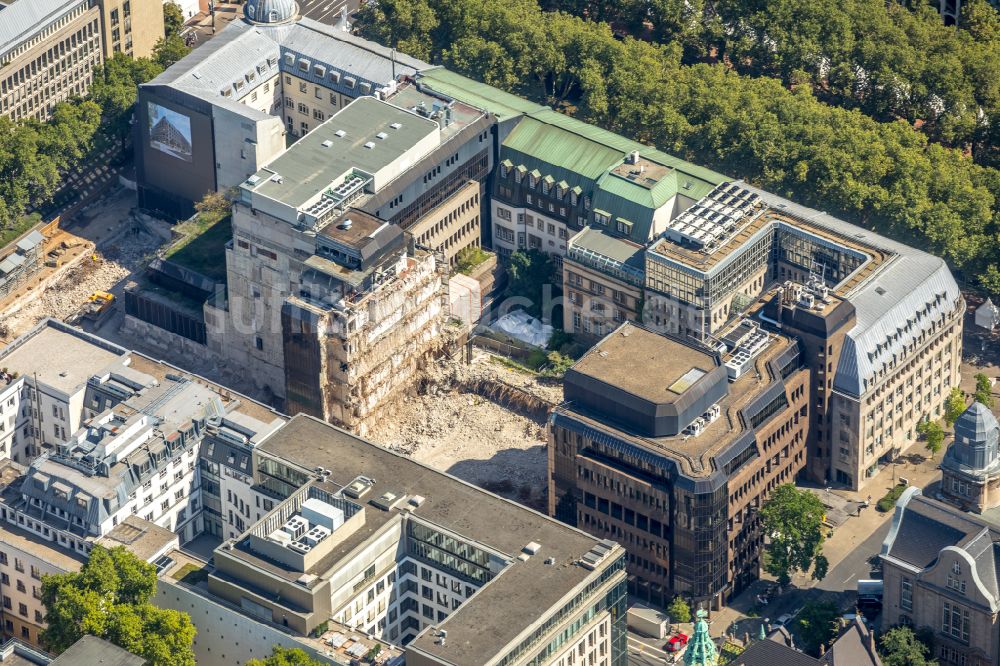 Luftbild Düsseldorf - Baustelle zum Neubau eines Büro- und Geschäftshauses KÖ-QUARTIER an der Königsallee - Breite Straße in Düsseldorf im Bundesland Nordrhein-Westfalen, Deutschland