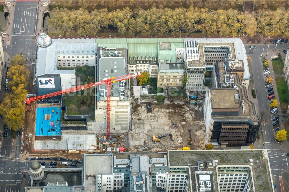 Düsseldorf von oben - Baustelle zum Neubau eines Büro- und Geschäftshauses KÖ-QUARTIER an der Königsallee - Breite Straße in Düsseldorf im Bundesland Nordrhein-Westfalen, Deutschland