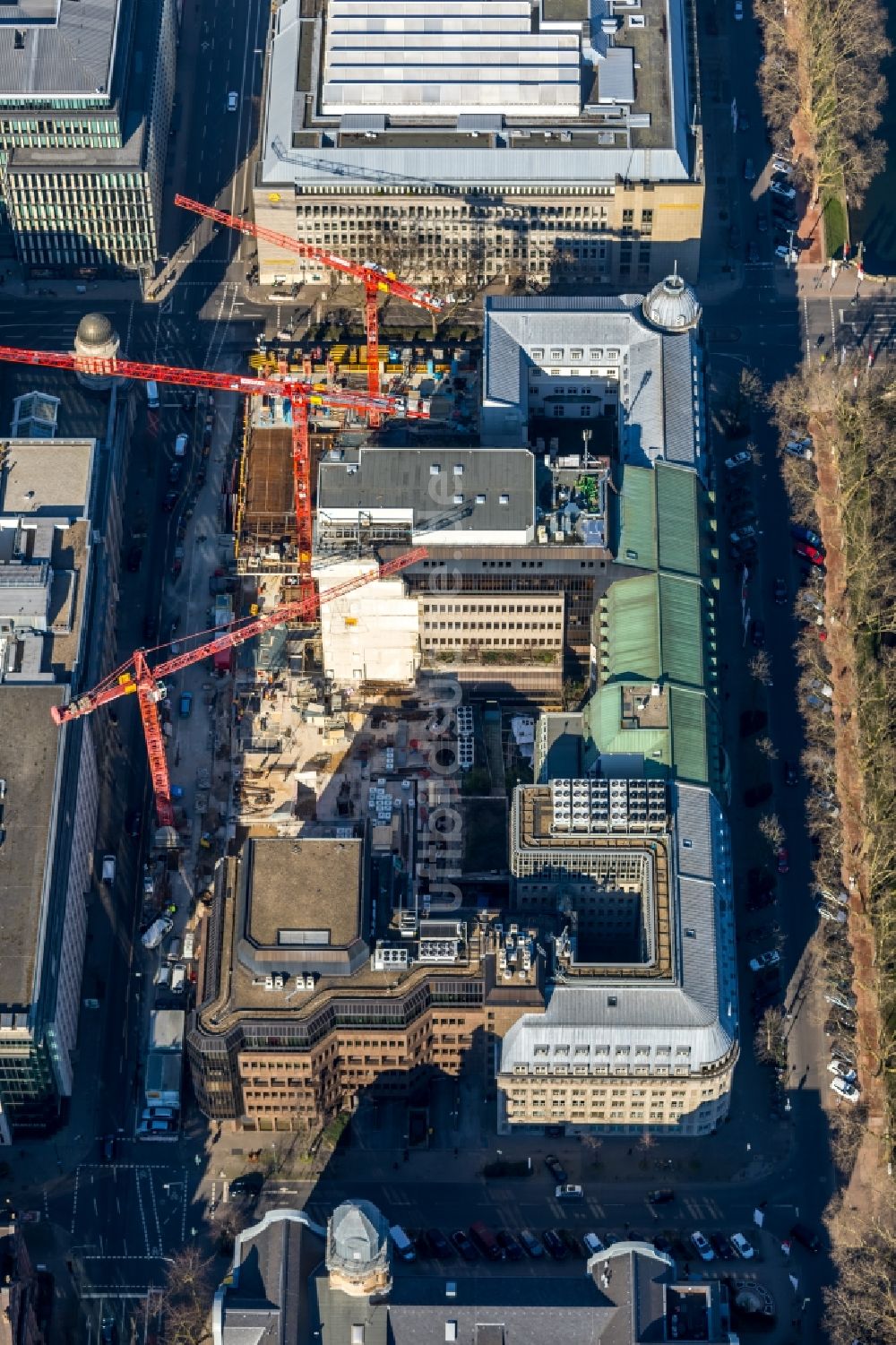 Düsseldorf von oben - Baustelle zum Neubau eines Büro- und Geschäftshauses KÖ-QUARTIER an der Königsallee - Breite Straße in Düsseldorf im Bundesland Nordrhein-Westfalen, Deutschland