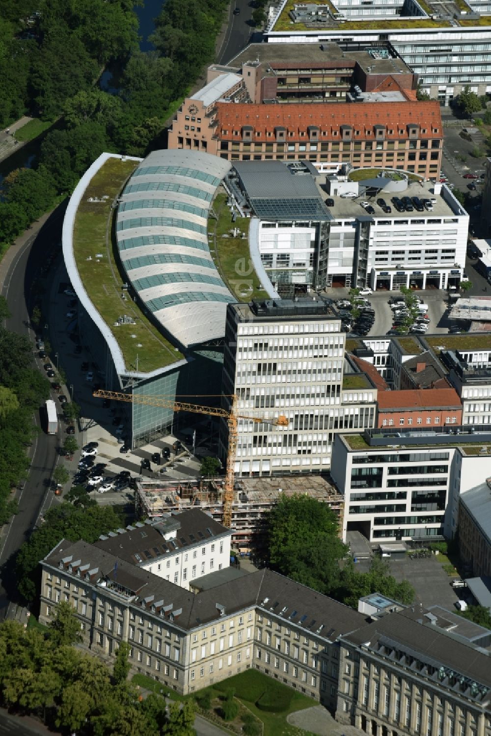 Berlin von oben - Baustelle zum Neubau eines Büro- und Geschäftshauses Salzufer - Englische Straße durch das Bauunternehmen RD bud Sp. z o.o. in Berlin