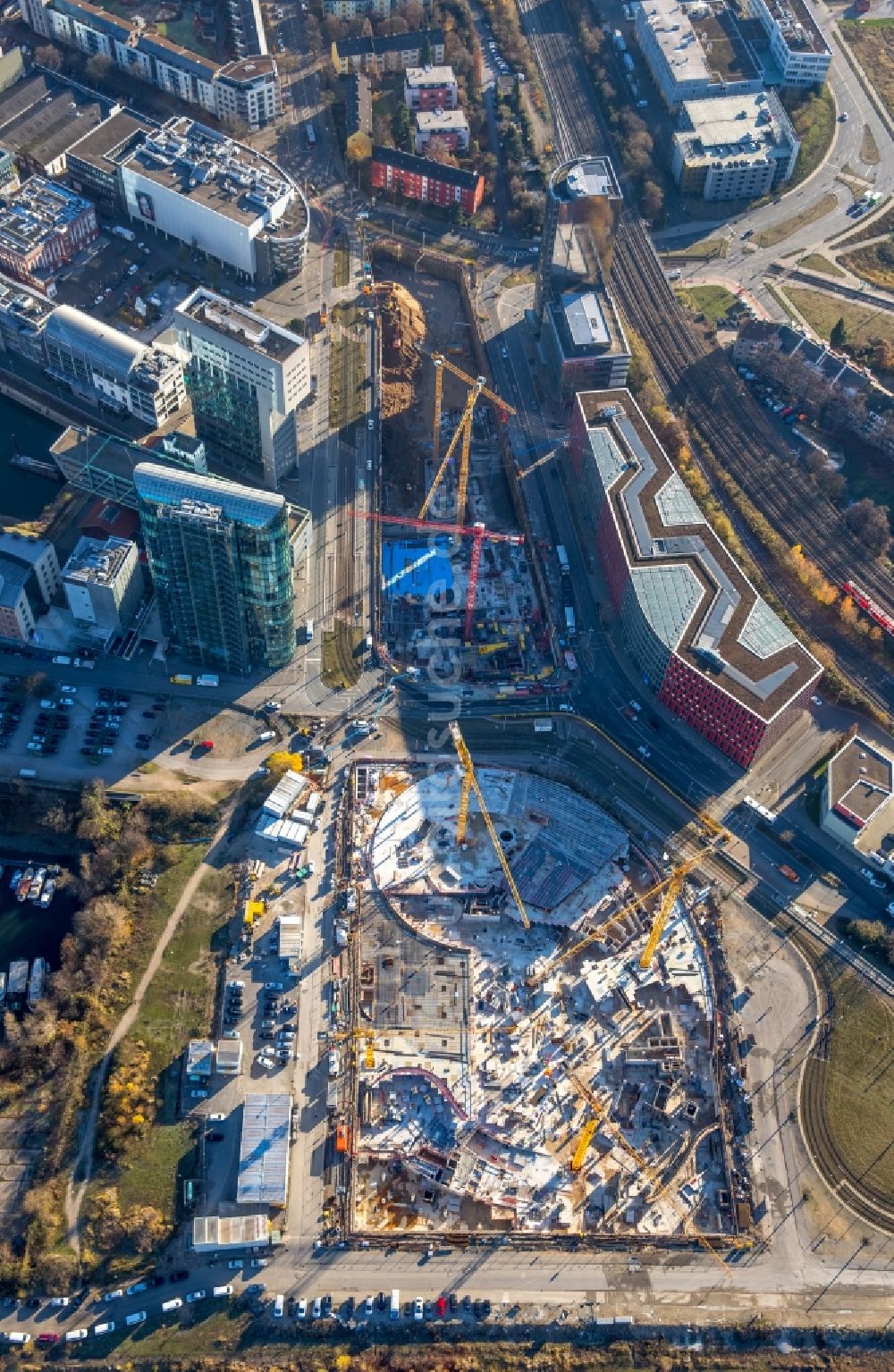 Luftaufnahme Düsseldorf - Baustelle zum Neubau eines Büro- und Geschäftshauses einer Trivago-Zentrale im Ortsteil Stadtbezirk 3 in Düsseldorf im Bundesland Nordrhein-Westfalen