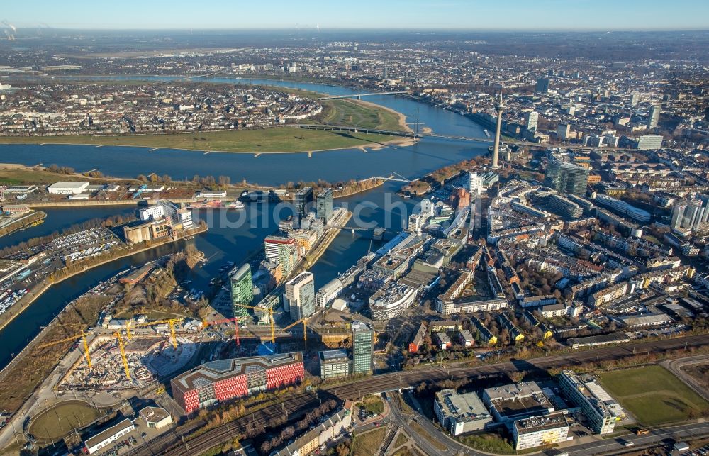 Düsseldorf von oben - Baustelle zum Neubau eines Büro- und Geschäftshauses einer Trivago-Zentrale im Ortsteil Stadtbezirk 3 in Düsseldorf im Bundesland Nordrhein-Westfalen