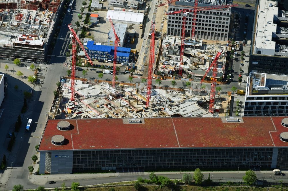 Berlin von oben - Baustelle zum Neubau eines Büro- und Geschäftshauses Zalando Campus durch die PORR Deutschland GmbH an der Valeska-Gert-Straße im Ortsteil Bezirk Friedrichshain-Kreuzberg in Berlin, Deutschland