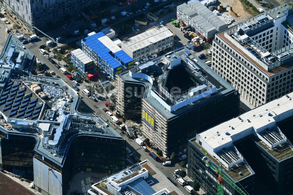 Berlin von oben - Baustelle zum Neubau eines Büro- und Geschäftshauses Zalando Headquarter an der Valeska-Gert-Straße im Ortsteil Bezirk Friedrichshain in Berlin, Deutschland