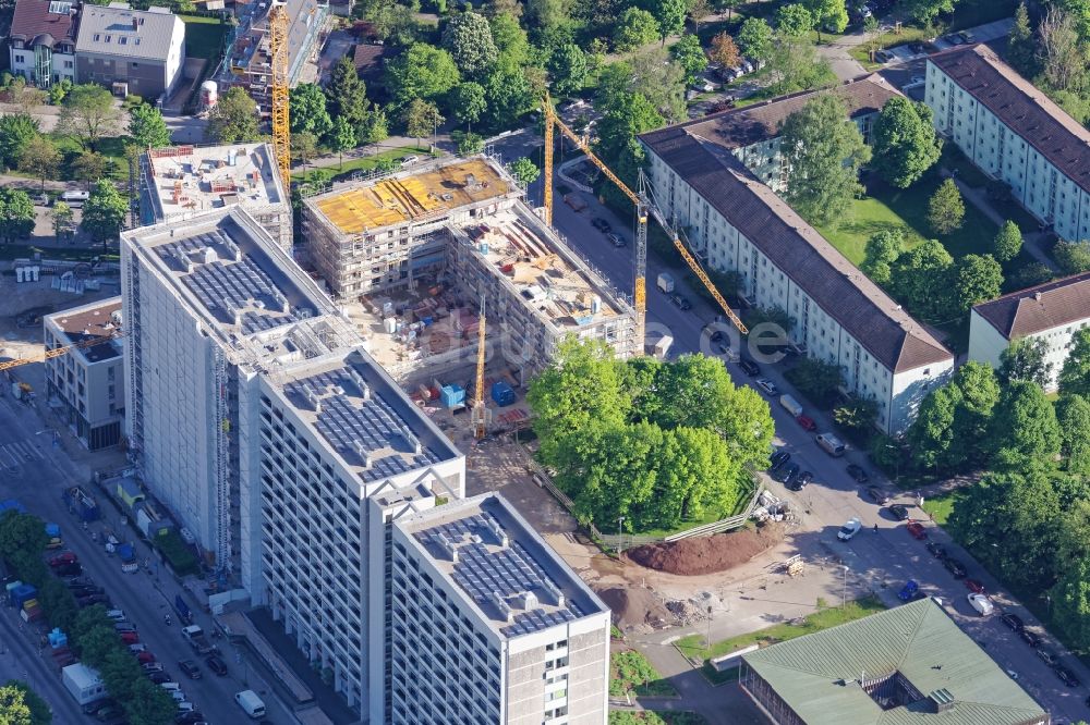 München von oben - Baustelle zum Neubau eines Büro- und Geschäftshauses an der Züricher Straße in München im Bundesland Bayern