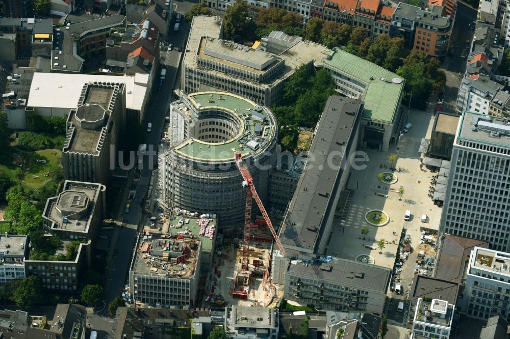 Köln von oben - Baustelle zum Neubau eines Büro- und Geschäftshauses zur Revitalisierung und Aufstockung Denkmal - Bürohäuser Rundbau GQ1 und des Eckgebäudes GQ23 in Köln im Bundesland Nordrhein-Westfalen - NRW, Deutschland