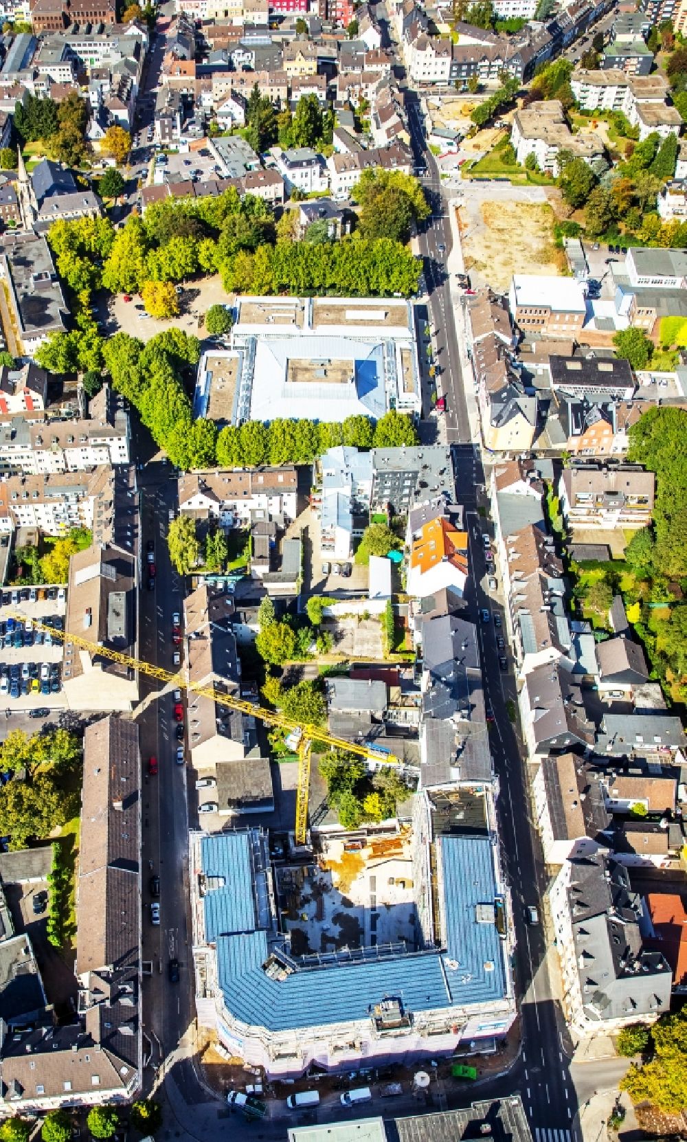 Luftaufnahme Velbert - Baustelle zum Neubau eines Büro- und Geschäftshauses zwischen der Oststraße, Kurze Straße und der Koelverstraße in Velbert im Bundesland Nordrhein-Westfalen