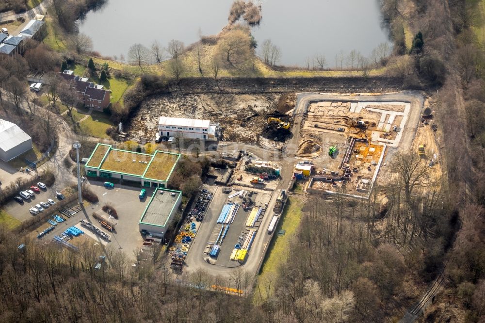 Luftaufnahme Hattingen - Baustelle zum Neubau eines Bürogebäude des Geschäftshauses der Stadtwerke Hattingen GmbH am Weg zum Wasserwerk in Hattingen im Bundesland Nordrhein-Westfalen, Deutschland