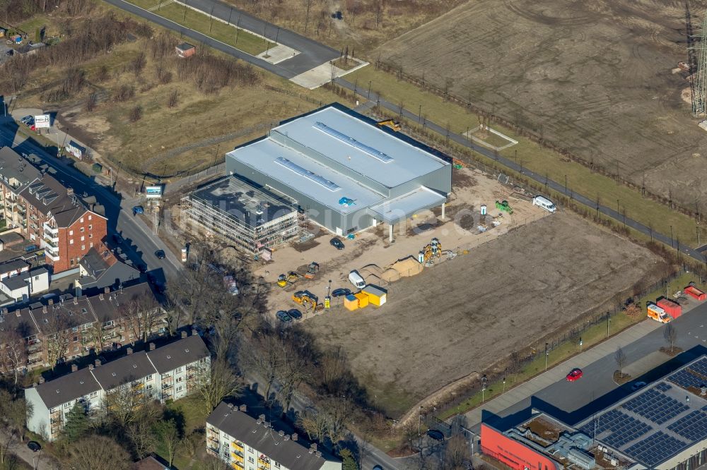 Dinslaken aus der Vogelperspektive: Baustelle zum Neubau eines Bürogebäude, Lager- und Montagehalle der Standby Pintsch GmbH an der Hünxer Straße in Dinslaken im Bundesland Nordrhein-Westfalen, Deutschland